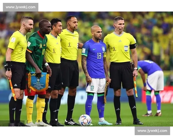 瓜帅女儿现场见证父亲与马宁争执，英超最美星二代身材吸睛