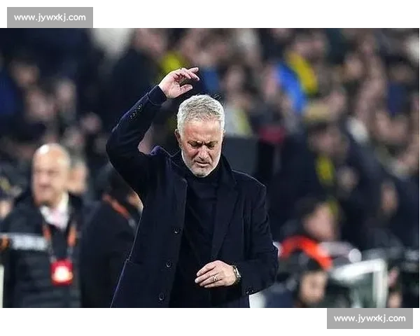 土超黑幕曝光!足协官员密谋报复穆帅,狂人或重返英超豪门 土超黑幕曝光!足协官员密谋报复穆帅,狂人或重返英超豪门